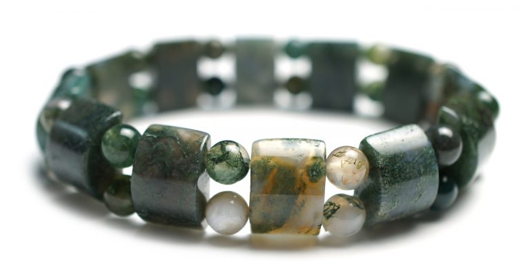 Comment porter un bracelet jonc ?